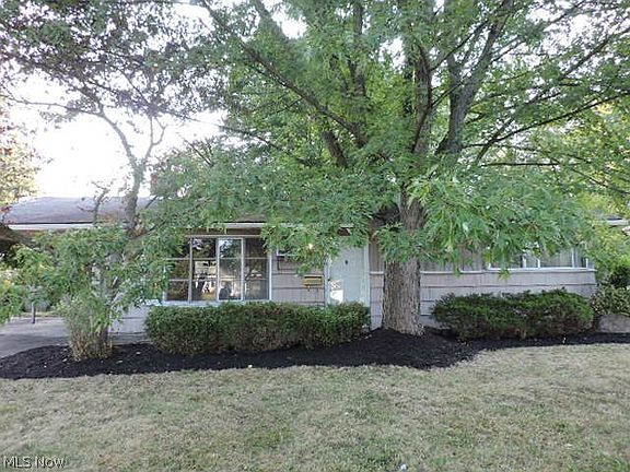 5th image of 2443 Amberly Dr