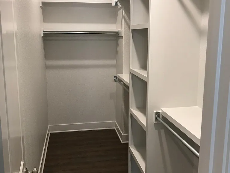 Lower level Bdr #3 walk in closet