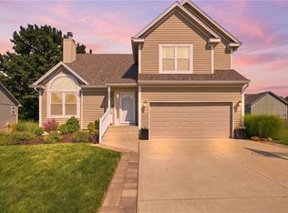 1301 Tabitha Ln, Greenwood, MO 64034