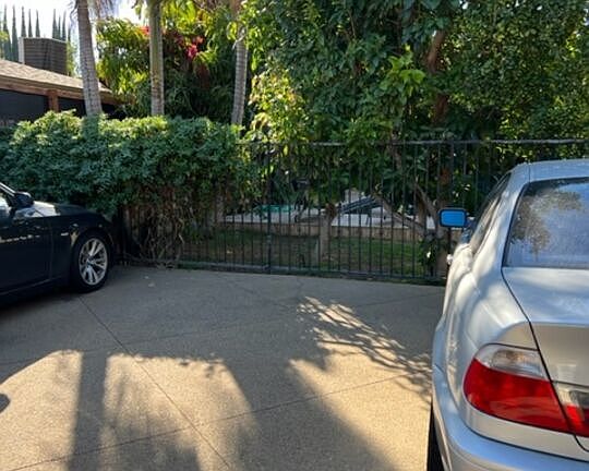 5th image of 4351 Allott Ave