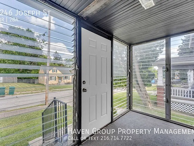 5246 Joseph St — Photo 3