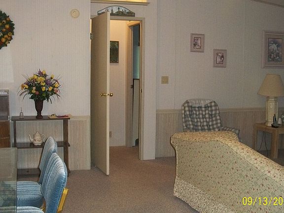 3rd image of 218 Queen Mary Loop