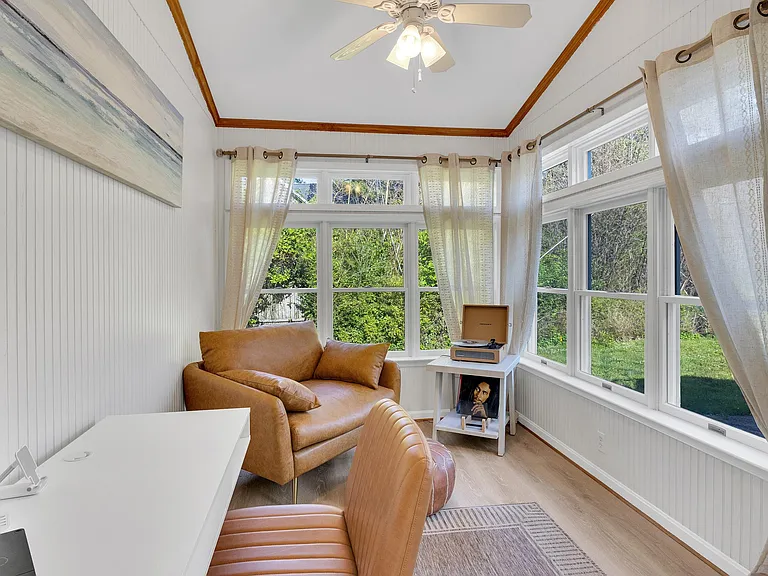 110 Strawberry Way — Photo 8