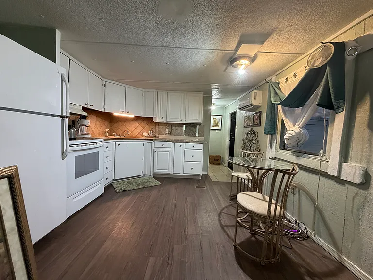 119 Rainbow Dr — Photo 9