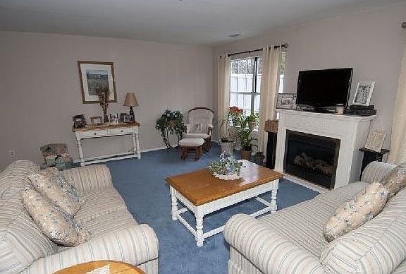4th image of 1305 Sara Cir