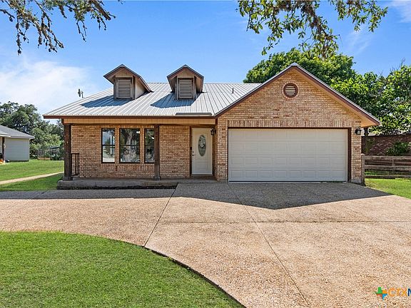 2nd image of 257 Knollwood Cir