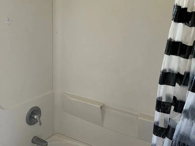 2521 Iowa St — Photo 5