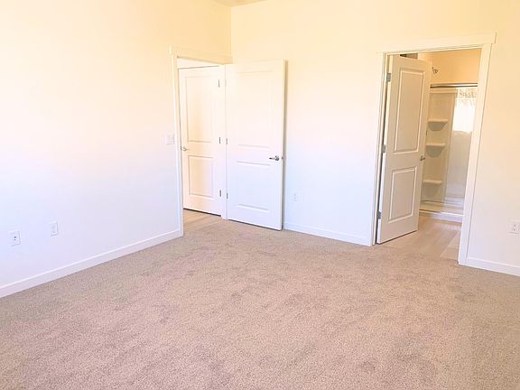 4th image of 5261 E Meadowood Drive