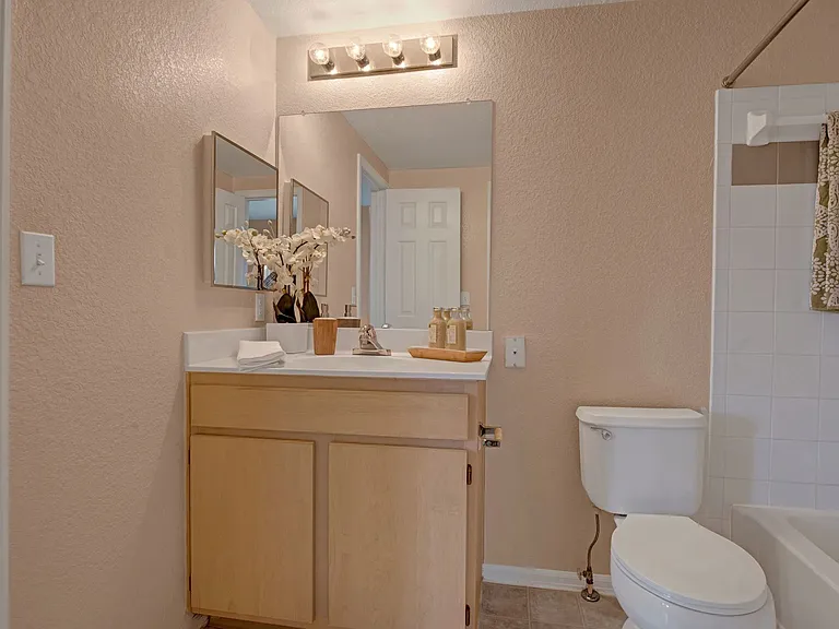 Camelback Pointe — Photo 8