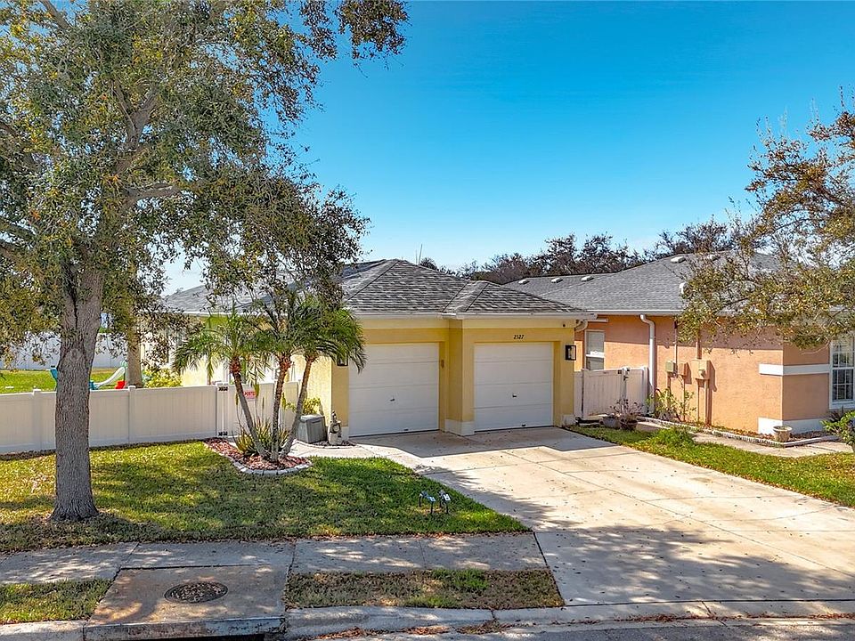 1st image of 2527 29th Ave E