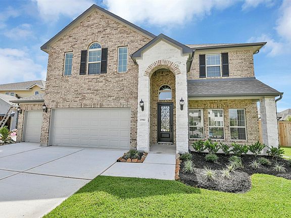 3rd image of 15902 Mimosa Cedar Circle Lane
