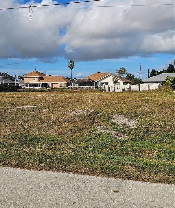 2nd image of 707 SW 35th Ter