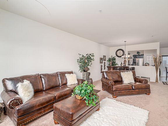 4th image of 1444 Manning Ave