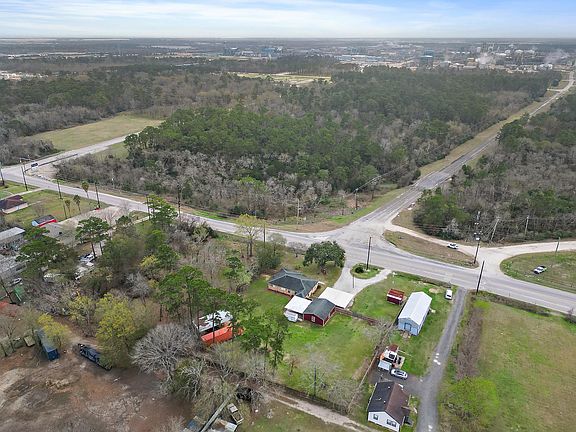 5th image of 203 S Fm 565 Rd