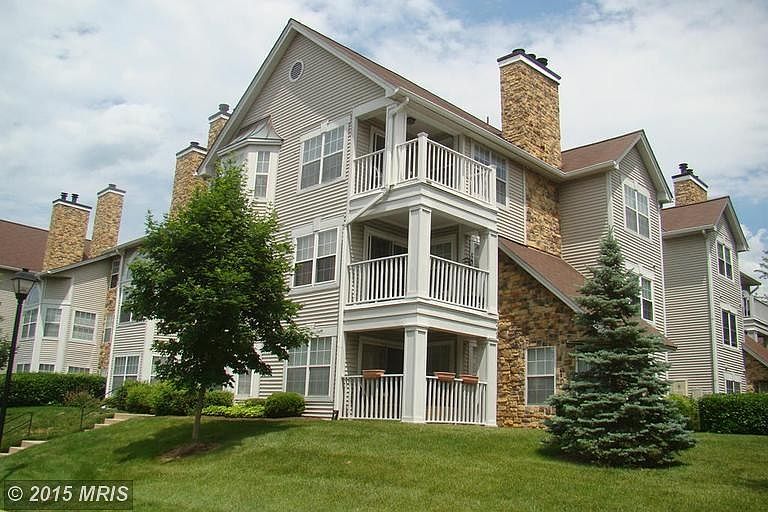 Corner unit with covered porch!