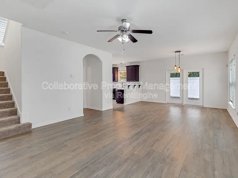 590 Summer Hill Way — Photo 3