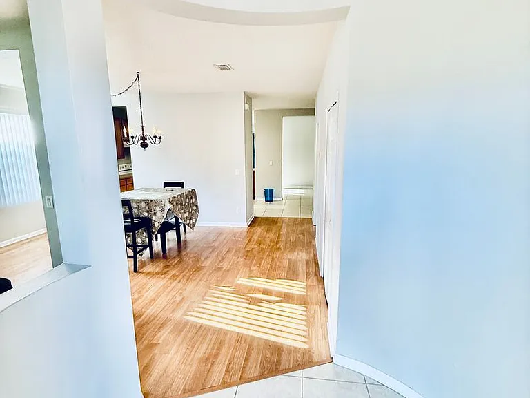 402 Breckenridge Cir SE — Photo 3
