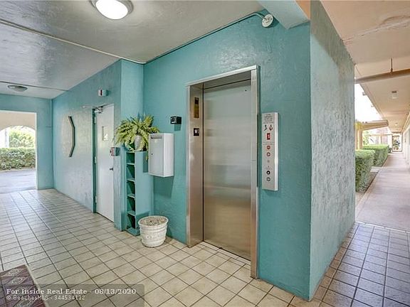 3rd image of 4100 Crystal Lake Dr APT 501