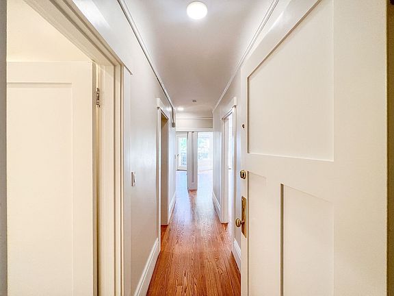2nd image of 3255 Sacramento St APT 1