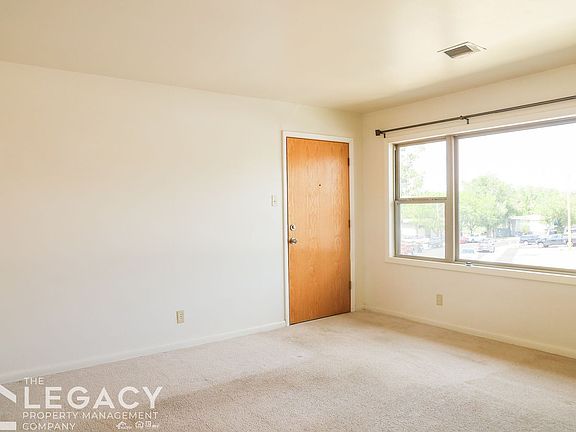 2nd image of 2044 Westwood Hl APT 3