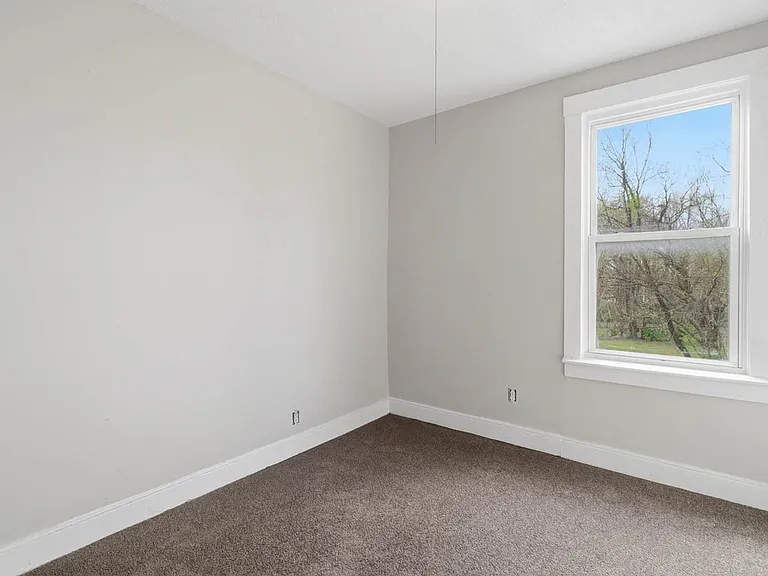 2324 Magazine St — Photo 28