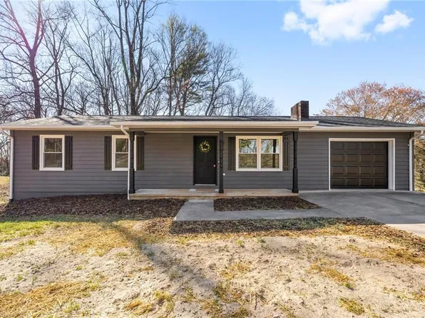168 Country Ln, Millers Creek, NC 28651