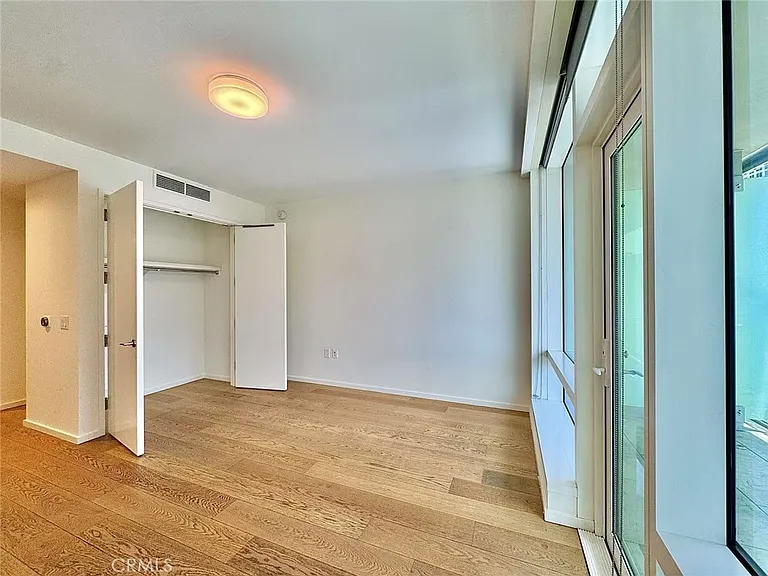 877 Francisco St #1823 — Photo 4