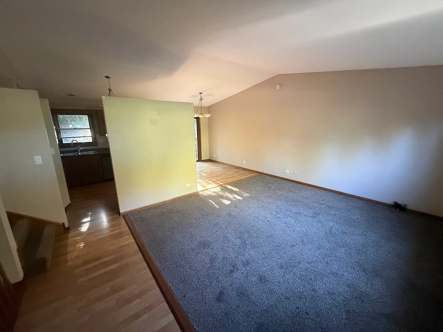 3 bed, 2.5 bath, 1179 sqft, $2,980 — Photo 2