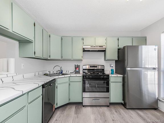 4th image of 31 Winchester Avenue