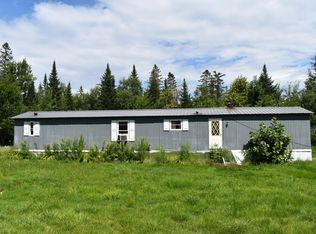 49 Main Rd, Bradford, ME 04410