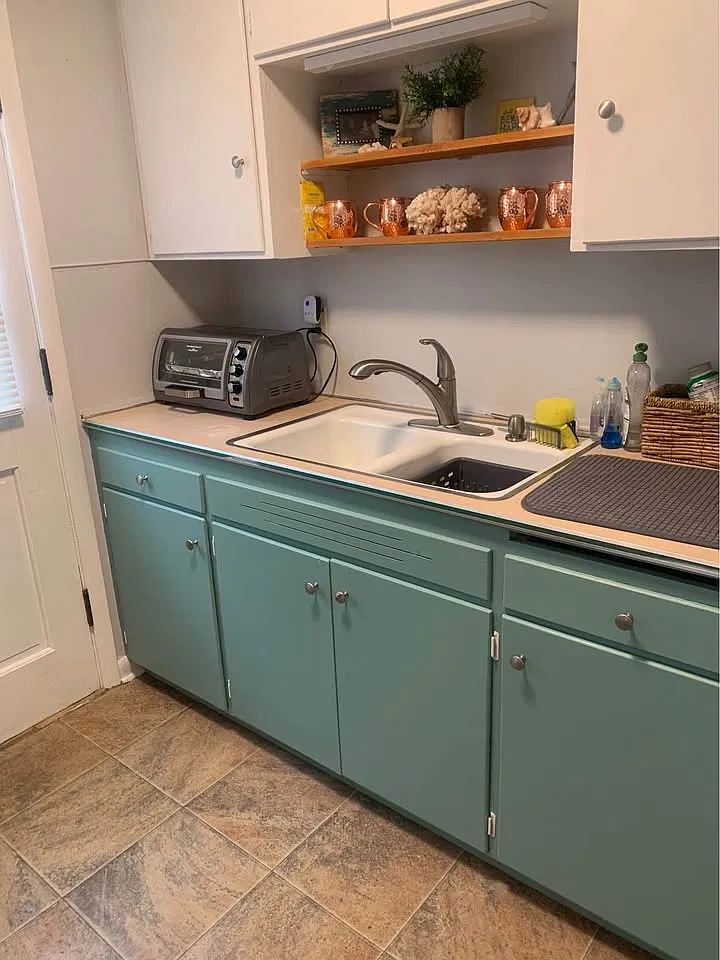 3 bed, 936 sqft, $2,100 — Photo 3