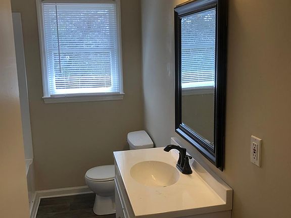 5th image of 386 Woodston Ct
