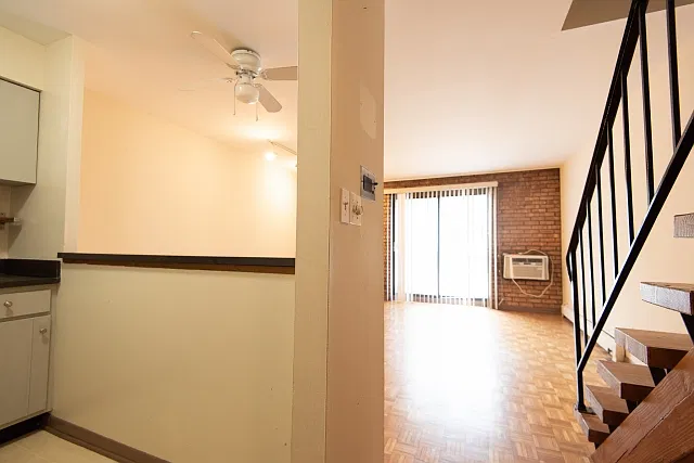 832 W Oakdale Ave #1H