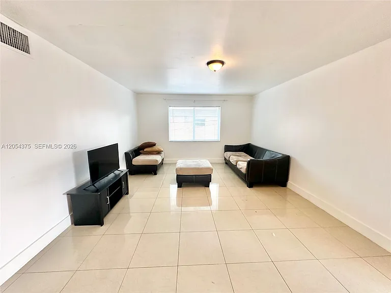 1548 SW 5th Pl #1 — Photo 16