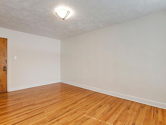4th image of 967 N Marion St APT 9
