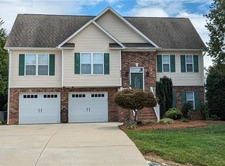 6000 Hickory Creek Rd, Winston Salem, NC 27107