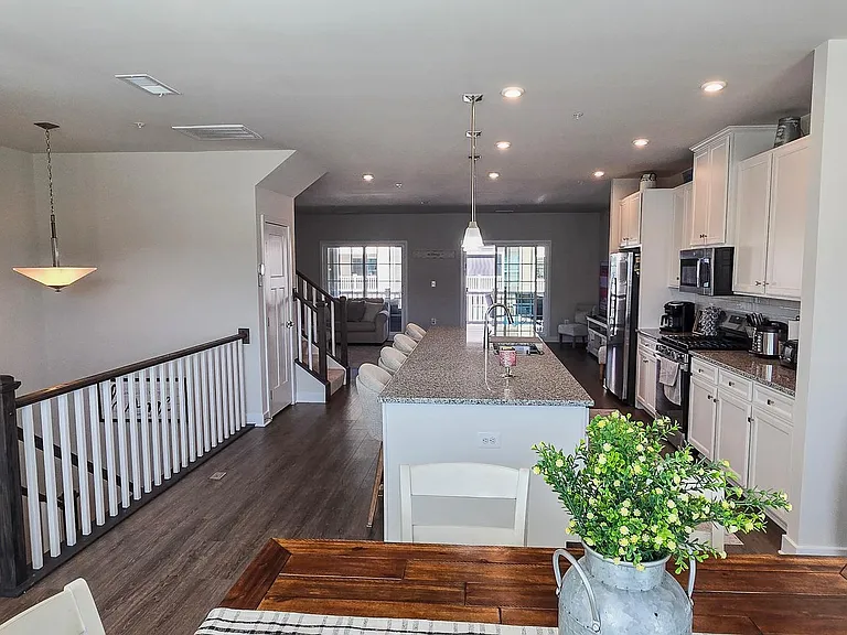 5426 Greenpoint Ln — Photo 12