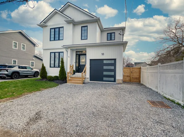 18 Parkview Ave, Fort Erie, ON L2A 5L6