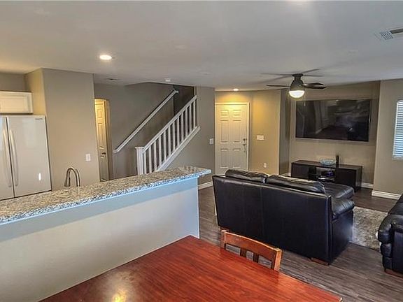 5th image of 975 Coronado Peak Ave