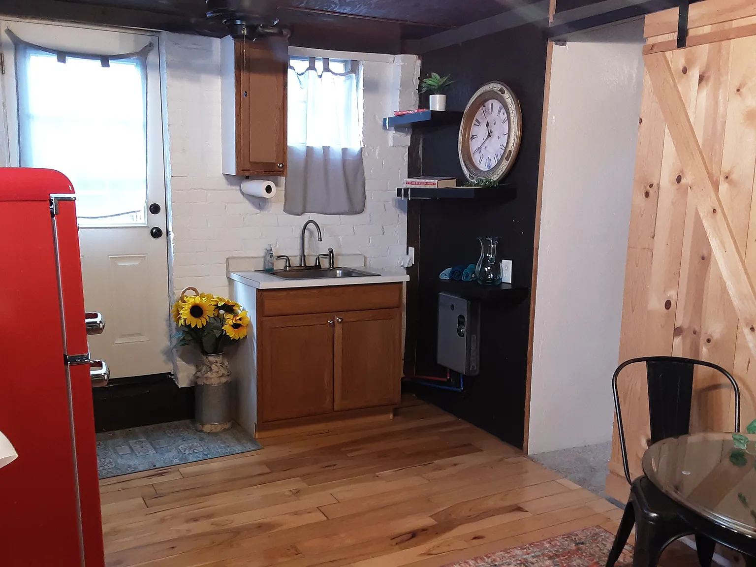 1 bed, 409 sqft, $895 — Photo 2