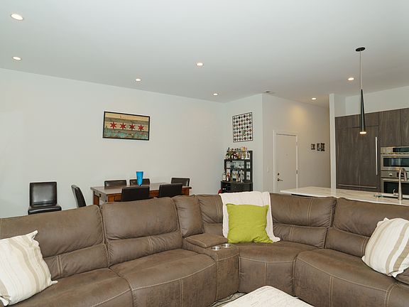 4th image of 4858 N Kenmore Ave #2N