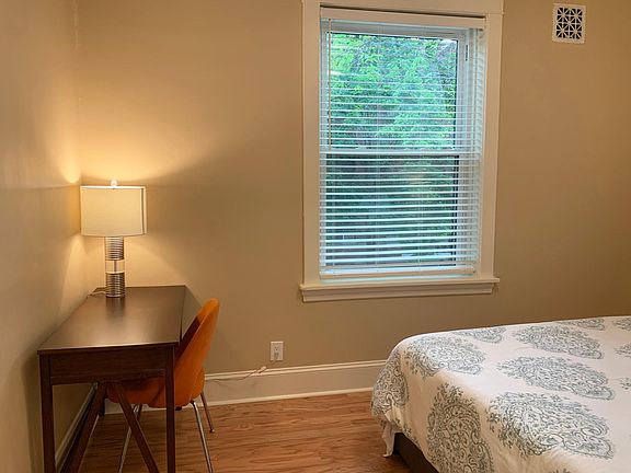 3rd image of 1257 W Cornelia Ave #2F