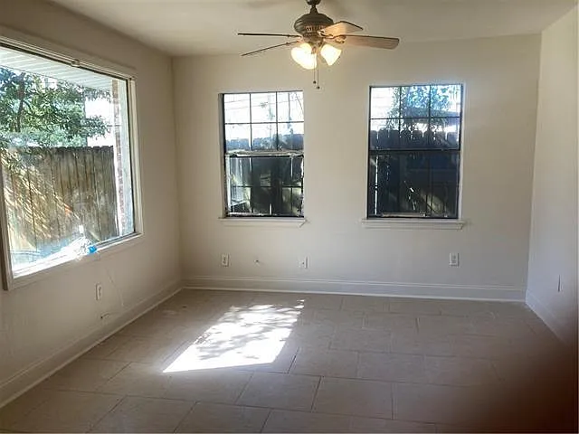 2864 Slidell Ave — Photo 4