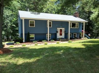 1425 Shawsheen St, Tewksbury, MA 01876