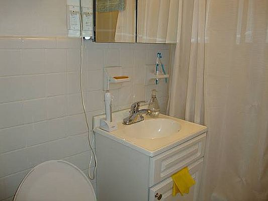 4th image of 515 Cathedral Pkwy #1LP