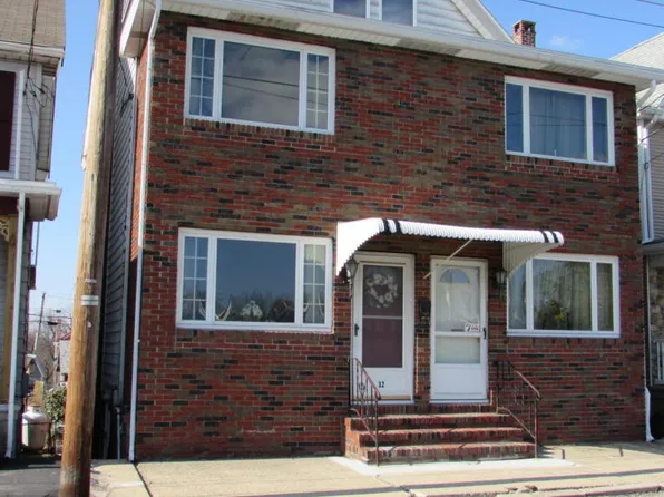 32 W Fell St, Summit Hill, PA 18250