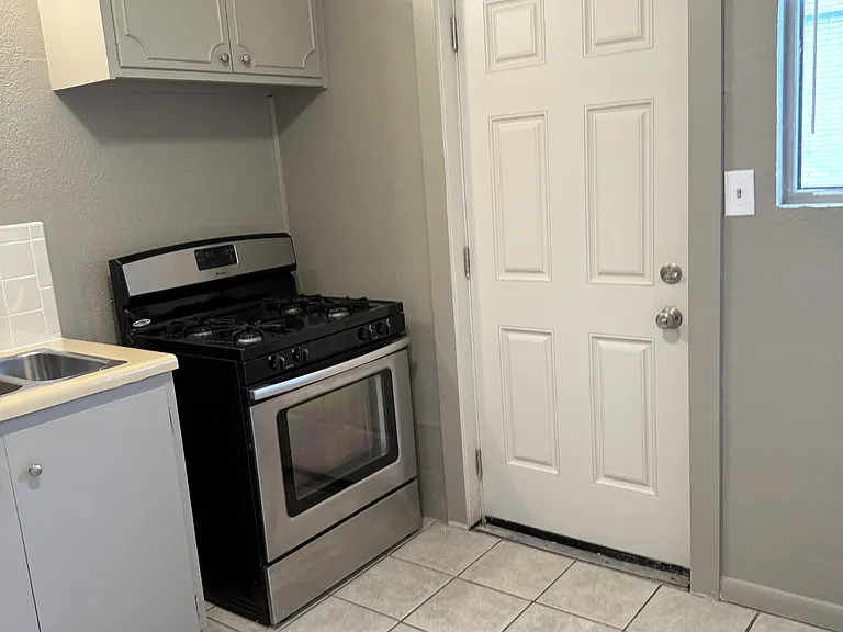 4615 S Madison Pl — Photo 10