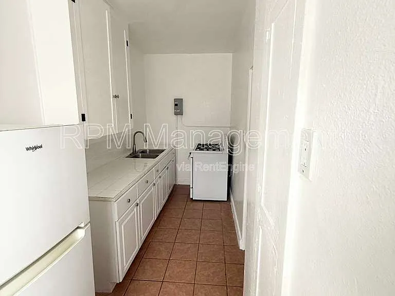 849 S Kenmore Ave #38 — Photo 4