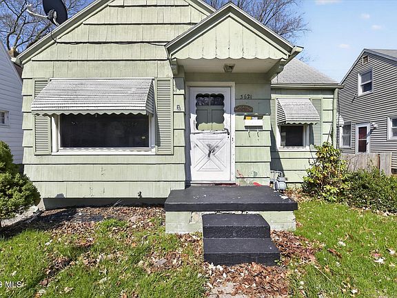 5th image of 3621 Sherbrooke Rd