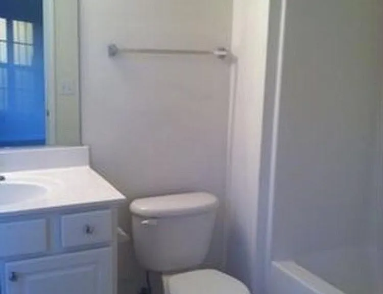 108 Queensberry Ct — Photo 8